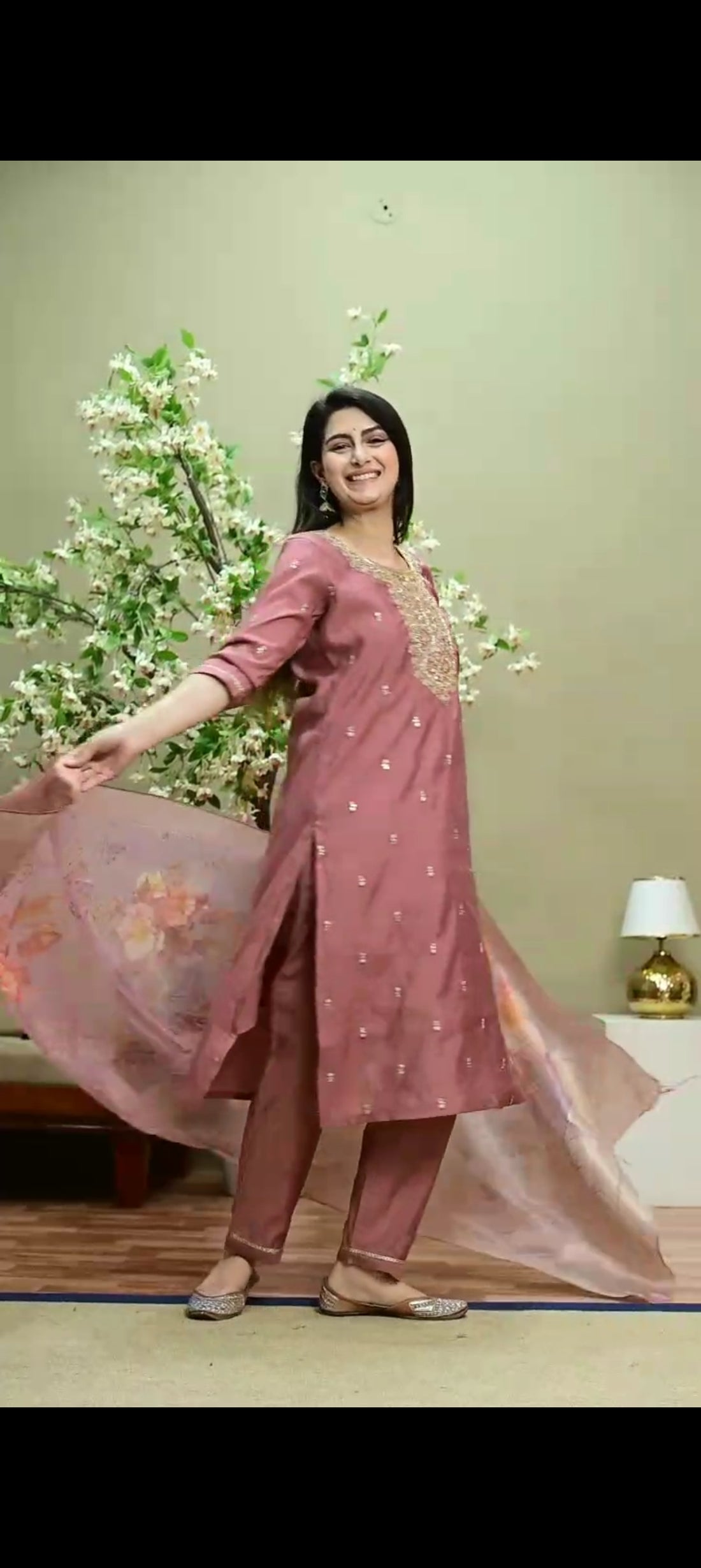 Muslin silk full embroidered 3piece kurti set with organza duppata